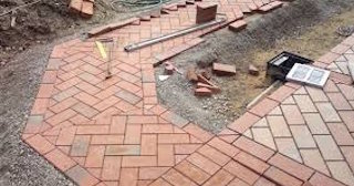 Укладка тротуарной плитки в Клинцах в октябре