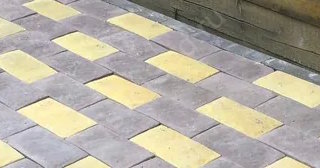 Укладка тротуарной плитки вокруг дома в Клинцах - цены от 832 руб.