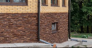 Наружная отделка фундамента в Клинцах от ТротуарнаяПлитка по цене от 936 руб.