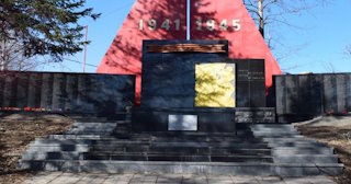 Профессиональное благоустройство памятников в Клинцах в октябре